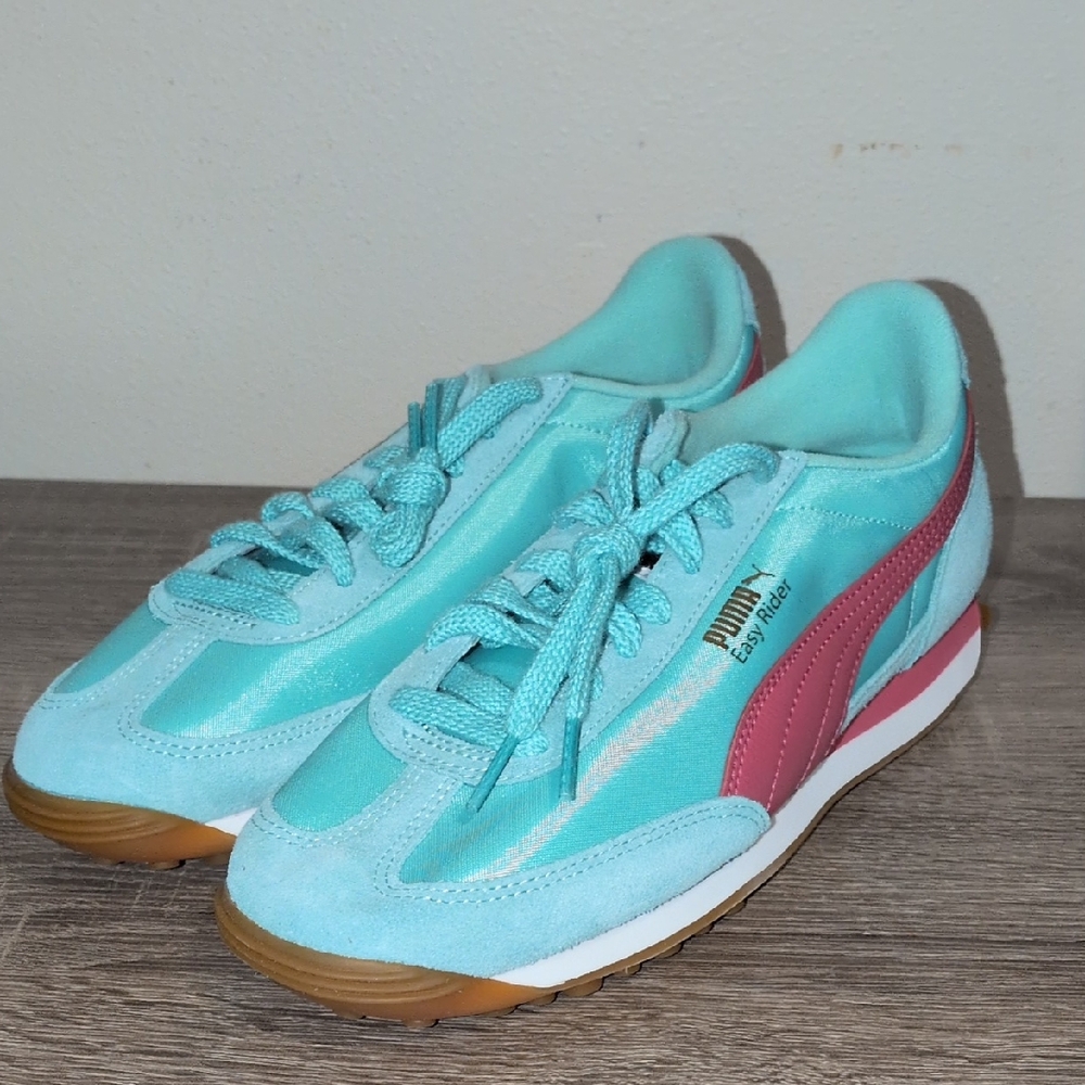 NWOB Puma Easy Rider Women's Aqua and Pink Sneakers Size 9 - Picture 2 of 9